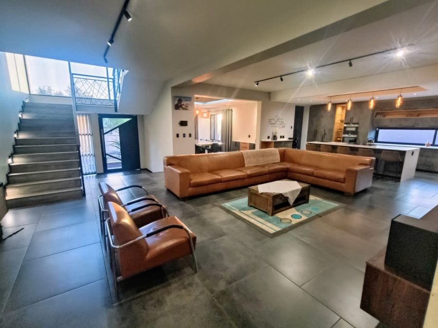 6 Bedroom Property for Sale in Elim Western Cape